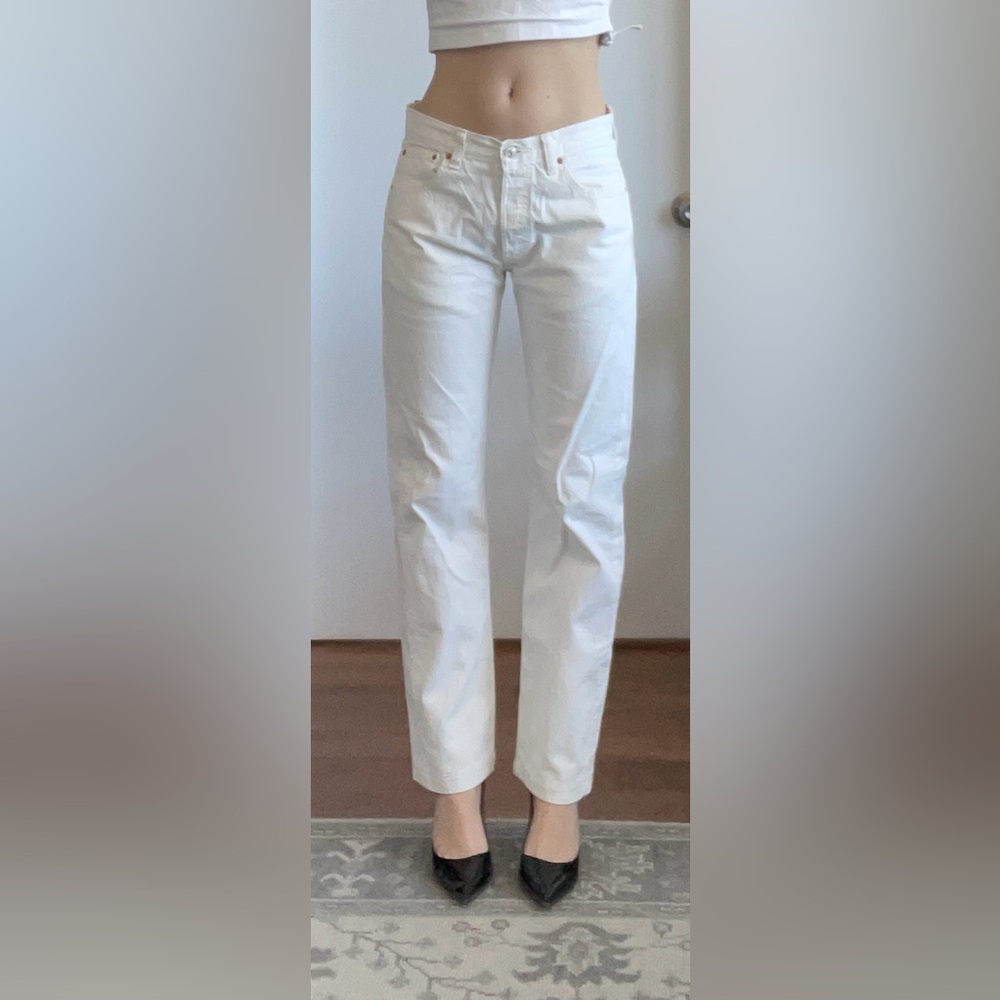 White Levi’s 501. 30x34